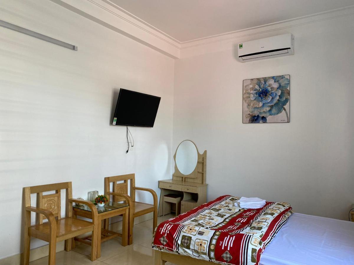 Nhà nghỉ Mạnh Bình Hai Phong Esterno foto