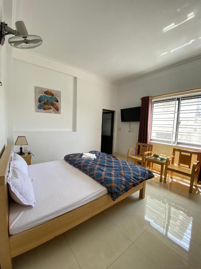 Nhà nghỉ Mạnh Bình Hai Phong Esterno foto