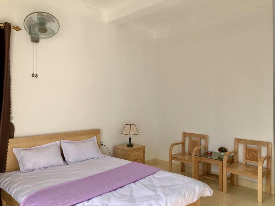 Nhà nghỉ Mạnh Bình Hai Phong Esterno foto