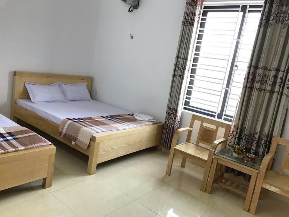 Nhà nghỉ Mạnh Bình Hai Phong Esterno foto