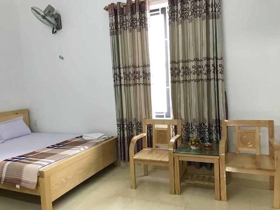 Nhà nghỉ Mạnh Bình Hai Phong Esterno foto