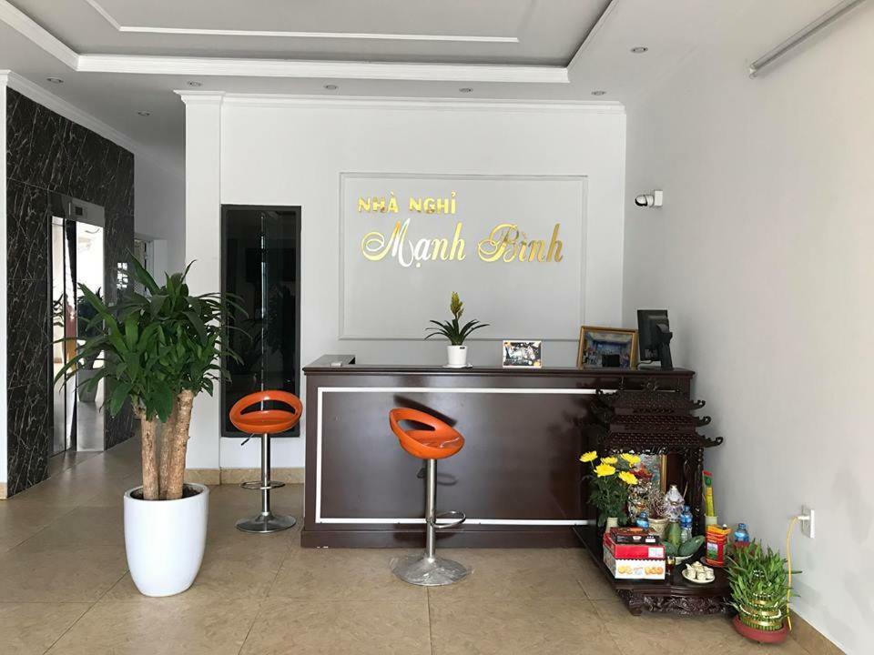 Nhà nghỉ Mạnh Bình Hai Phong Esterno foto